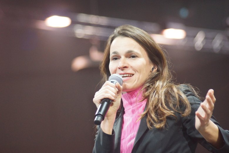 La ministra francesa de la Cultura, Aurélie Filippetti, a installat lo 6 de març un Comitat Consultatiu per la Promocion dei Lengas Regionalas e la Pluralitat Lingüistica Intèrna