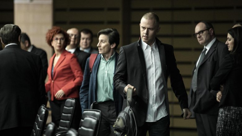 Dins lo filme 'Adults in the Room', l'actor Christos Loulis encarna lo ministre grèc Gianis Varoufakis fàcia a la tecnocracia europèa